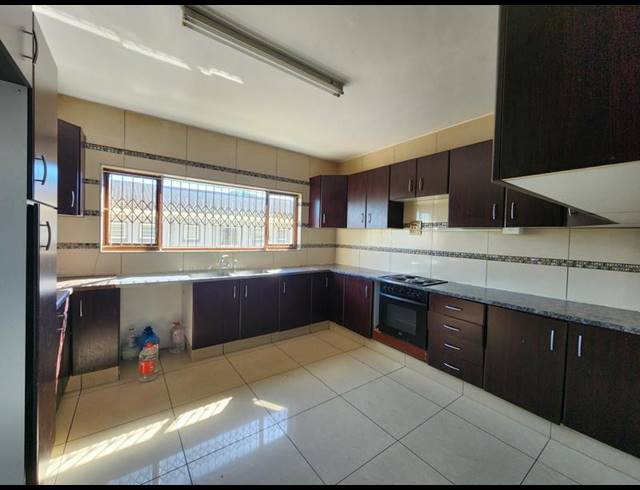 3 BEDROOM PROPERTY TO RENT IN OVERPORT